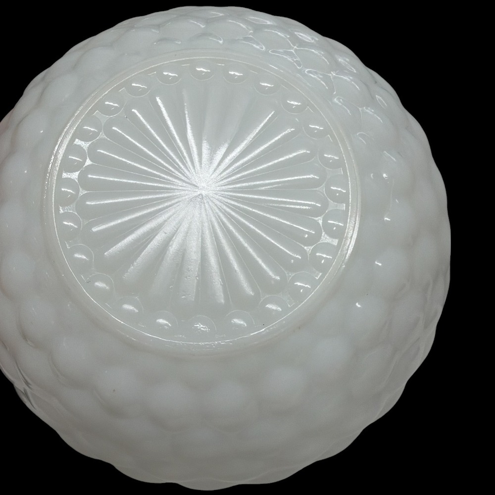 Anchor Hocking Fire King Round Scalloped White Milk Glass Bubble Bowl 8 1/2" EUC - Picture 4 of 4
